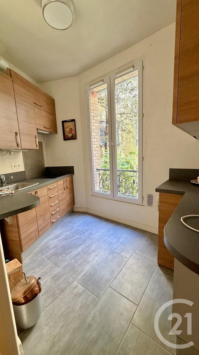 Appartement Autre à vendre - 3 pièces - 52.7 m2 - PARIS - 75018 - ILE-DE-FRANCE - Century 21 Prestige Montmartre