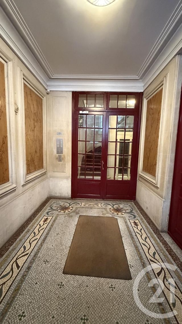 Appartement Autre à vendre - 3 pièces - 52.7 m2 - PARIS - 75018 - ILE-DE-FRANCE - Century 21 Prestige Montmartre