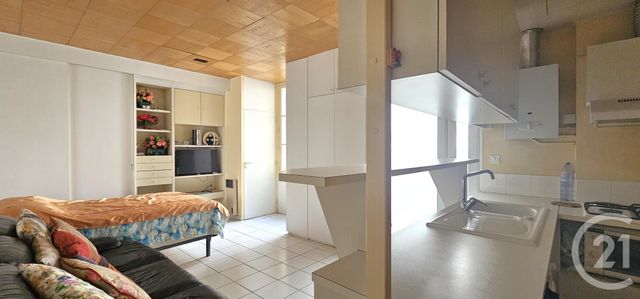 Afficher la photo en grand Appartement Studio à vendre - 1 pièce - 22.57 m2 - PARIS - 75018 - ILE-DE-FRANCE - Century 21 Prestige Montmartre
