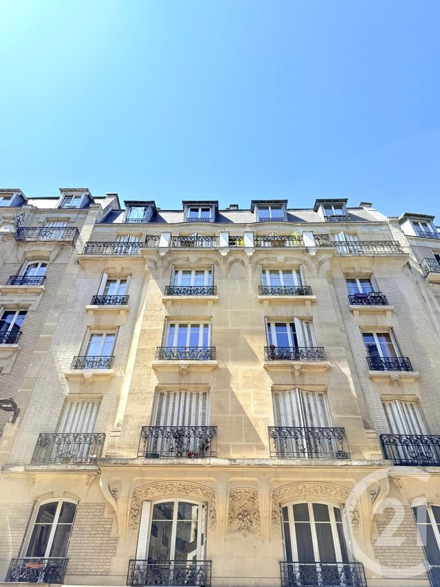 Afficher la photo en grand Appartement Studio à vendre - 1 pièce - 22.57 m2 - PARIS - 75018 - ILE-DE-FRANCE - Century 21 Prestige Montmartre