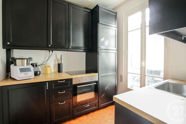 Appartement à vendre - 2 pièces - 54.6 m2 - PARIS - 75018 - ILE-DE-FRANCE - Century 21 Prestige Montmartre Appartement à vendre - 2 pièces - 54.6 m2 - PARIS - 75018 - ILE-DE-FRANCE - Century 21 Prestige Montmartre