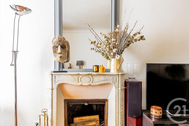 Appartement à vendre - 2 pièces - 54.6 m2 - PARIS - 75018 - ILE-DE-FRANCE - Century 21 Prestige Montmartre Appartement à vendre - 2 pièces - 54.6 m2 - PARIS - 75018 - ILE-DE-FRANCE - Century 21 Prestige Montmartre