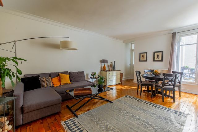 Appartement à vendre - 2 pièces - 54.6 m2 - PARIS - 75018 - ILE-DE-FRANCE - Century 21 Prestige Montmartre Appartement à vendre - 2 pièces - 54.6 m2 - PARIS - 75018 - ILE-DE-FRANCE - Century 21 Prestige Montmartre
