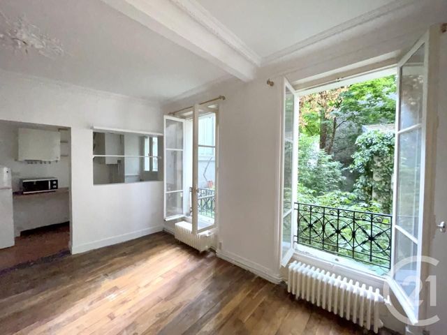 Appartement à vendre - 2 pièces - 35.7 m2 - PARIS - 75018 - ILE-DE-FRANCE - Century 21 Prestige Montmartre Appartement à vendre - 2 pièces - 35.7 m2 - PARIS - 75018 - ILE-DE-FRANCE - Century 21 Prestige Montmartre