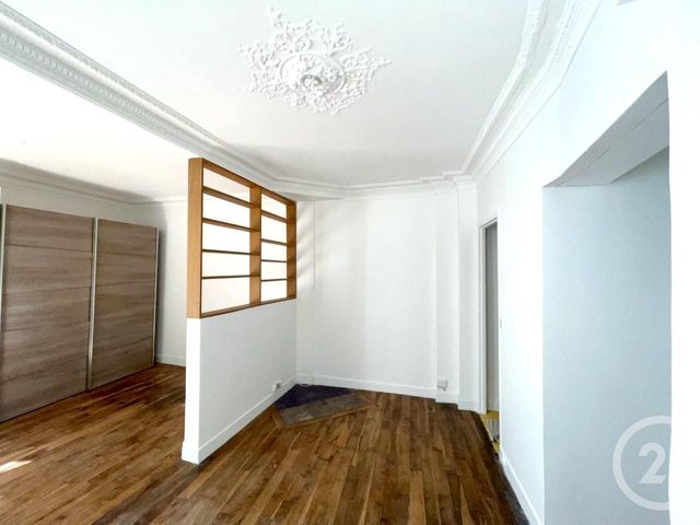 Appartement à vendre - 2 pièces - 35.7 m2 - PARIS - 75018 - ILE-DE-FRANCE - Century 21 Prestige Montmartre Appartement à vendre - 2 pièces - 35.7 m2 - PARIS - 75018 - ILE-DE-FRANCE - Century 21 Prestige Montmartre