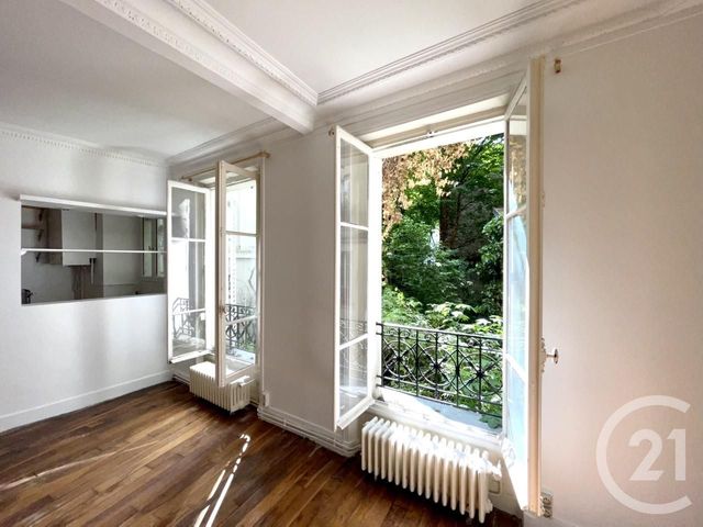 Appartement à vendre - 2 pièces - 35.7 m2 - PARIS - 75018 - ILE-DE-FRANCE - Century 21 Prestige Montmartre Appartement à vendre - 2 pièces - 35.7 m2 - PARIS - 75018 - ILE-DE-FRANCE - Century 21 Prestige Montmartre