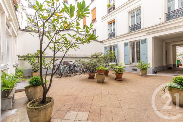 Appartement à vendre - 2 pièces - 47.89 m2 - PARIS - 75018 - ILE-DE-FRANCE - Century 21 Prestige Montmartre Appartement à vendre - 2 pièces - 47.89 m2 - PARIS - 75018 - ILE-DE-FRANCE - Century 21 Prestige Montmartre