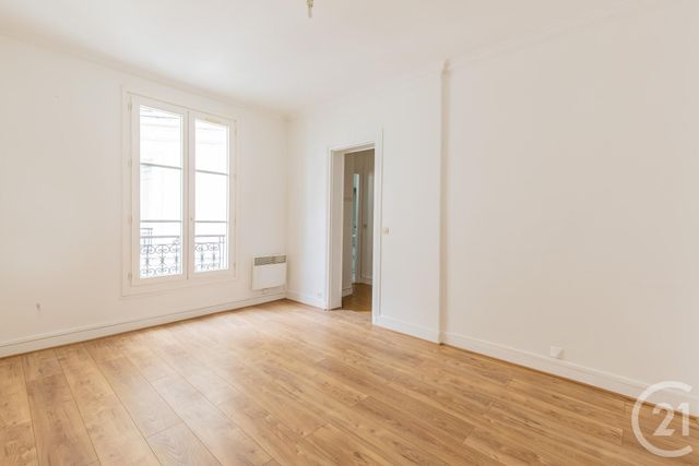 Appartement à vendre - 2 pièces - 47.89 m2 - PARIS - 75018 - ILE-DE-FRANCE - Century 21 Prestige Montmartre Appartement à vendre - 2 pièces - 47.89 m2 - PARIS - 75018 - ILE-DE-FRANCE - Century 21 Prestige Montmartre