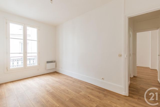 Appartement à vendre - 2 pièces - 47.89 m2 - PARIS - 75018 - ILE-DE-FRANCE - Century 21 Prestige Montmartre Appartement à vendre - 2 pièces - 47.89 m2 - PARIS - 75018 - ILE-DE-FRANCE - Century 21 Prestige Montmartre