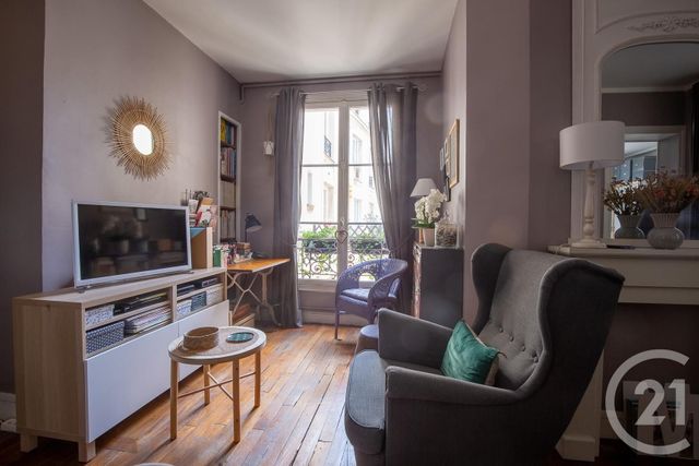 Appartement à vendre - 4 pièces - 66.1 m2 - PARIS - 75010 - ILE-DE-FRANCE - Century 21 Prestige Montmartre Appartement à vendre - 4 pièces - 66.1 m2 - PARIS - 75010 - ILE-DE-FRANCE - Century 21 Prestige Montmartre