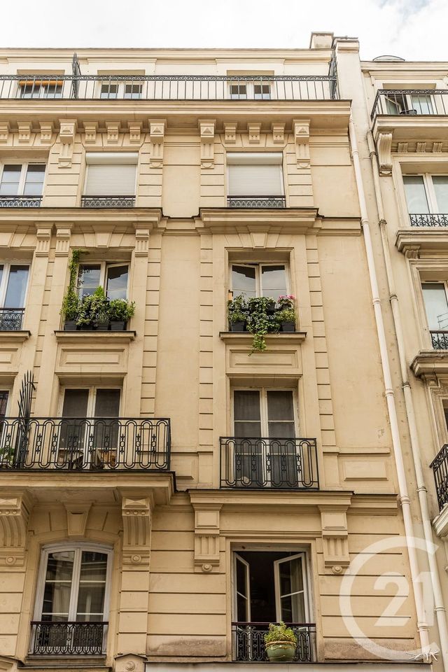 Appartement à vendre - 4 pièces - 66.1 m2 - PARIS - 75010 - ILE-DE-FRANCE - Century 21 Prestige Montmartre Appartement à vendre - 4 pièces - 66.1 m2 - PARIS - 75010 - ILE-DE-FRANCE - Century 21 Prestige Montmartre