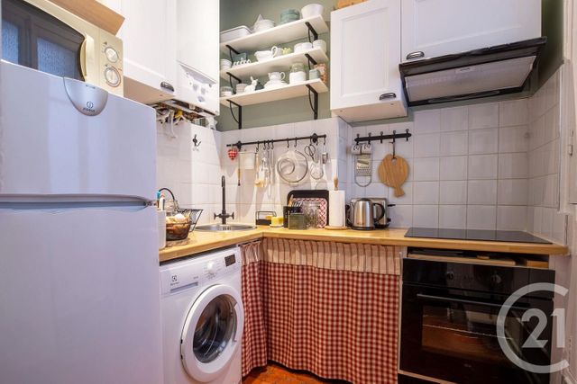 Appartement à vendre - 4 pièces - 66.1 m2 - PARIS - 75010 - ILE-DE-FRANCE - Century 21 Prestige Montmartre Appartement à vendre - 4 pièces - 66.1 m2 - PARIS - 75010 - ILE-DE-FRANCE - Century 21 Prestige Montmartre