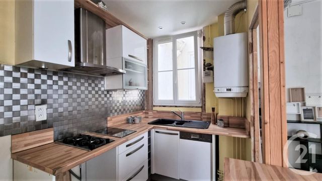 Afficher la photo en grand Appartement T1 à vendre - 1 pièce - 41.0 m2 - PARIS - 75018 - ILE-DE-FRANCE - Century 21 Prestige Montmartre