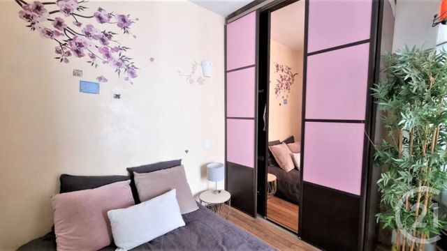Afficher la photo en grand Appartement T1 à vendre - 1 pièce - 41.0 m2 - PARIS - 75018 - ILE-DE-FRANCE - Century 21 Prestige Montmartre