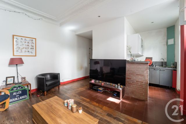 Afficher la photo en grand Appartement F1 à vendre - 1 pièce - 27.52 m2 - PARIS - 75018 - ILE-DE-FRANCE - Century 21 Prestige Montmartre