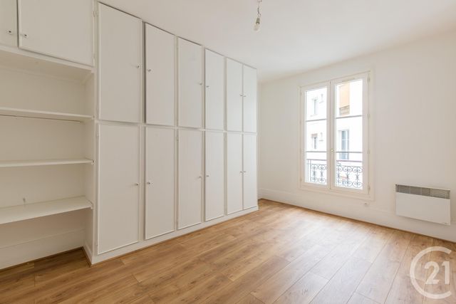 Afficher la photo en grand Appartement à vendre - 2 pièces - 47.89 m2 - PARIS - 75018 - ILE-DE-FRANCE - Century 21 Prestige Montmartre