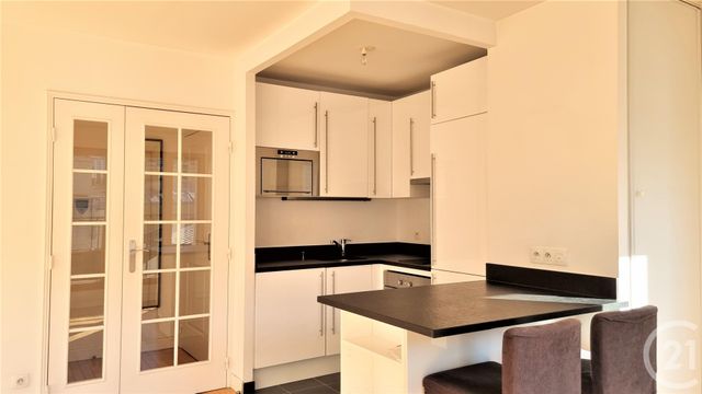 Afficher la photo en grand Appartement à vendre - 2 pièces - 45.5 m2 - PARIS - 75019 - ILE-DE-FRANCE - Century 21 Prestige Montmartre