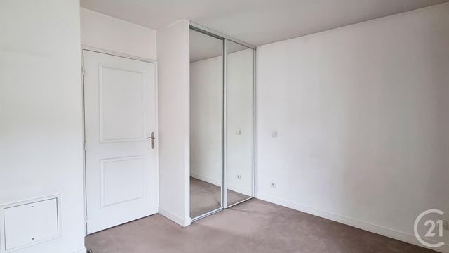 Afficher la photo en grand Appartement à vendre - 2 pièces - 45.5 m2 - PARIS - 75019 - ILE-DE-FRANCE - Century 21 Prestige Montmartre