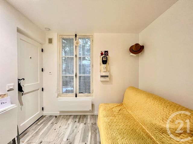 Studette à vendre - 1 pièce - 9.82 m2 - PARIS - 75018 - ILE-DE-FRANCE - Century 21 Prestige Montmartre