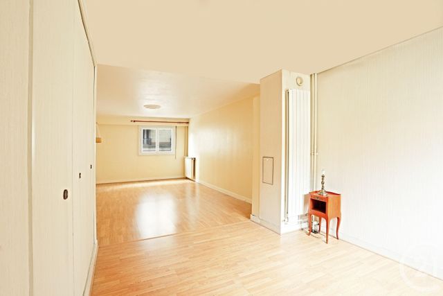 Appartement à vendre - 2 pièces - 66.38 m2 - PARIS - 75018 - ILE-DE-FRANCE - Century 21 Prestige Montmartre