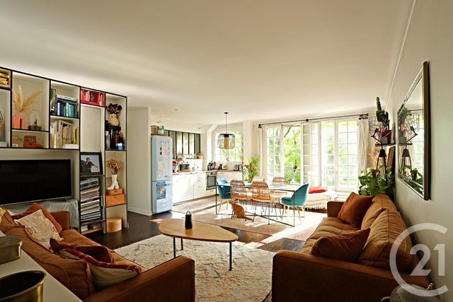 Appartement à vendre - 4 pièces - 97.85 m2 - PARIS - 75018 - ILE-DE-FRANCE - Century 21 Prestige Montmartre