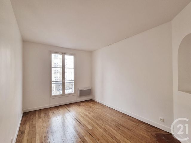 Appartement à vendre - 2 pièces - 38.1 m2 - PARIS - 75018 - ILE-DE-FRANCE - Century 21 Prestige Montmartre
