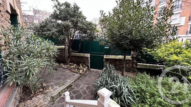 Appartement Duplex à louer - 3 pièces - 62.6 m2 - PARIS - 75018 - ILE-DE-FRANCE - Century 21 Prestige Montmartre
