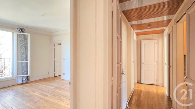 Appartement à vendre - 3 pièces - 63.36 m2 - PARIS - 75018 - ILE-DE-FRANCE - Century 21 Prestige Montmartre