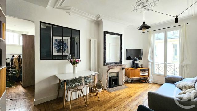 Appartement à vendre - 2 pièces - 43.2 m2 - PARIS - 75018 - ILE-DE-FRANCE - Century 21 Prestige Montmartre
