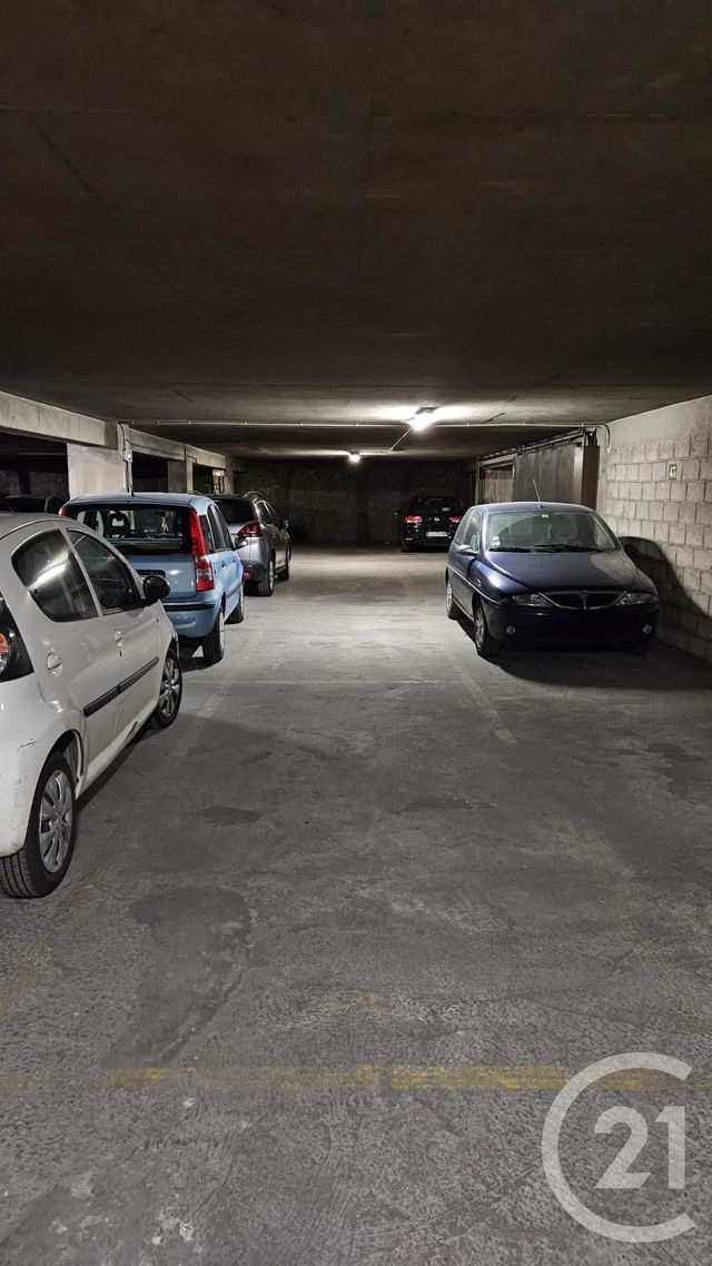 parking à vendre - 21.18 m2 - PARIS - 75018 - ILE-DE-FRANCE - Century 21 Prestige Montmartre