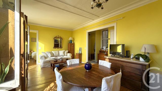 Appartement 2/3 pièces à vendre - 2 pièces - 44.74 m2 - PARIS - 75018 - ILE-DE-FRANCE - Century 21 Prestige Montmartre