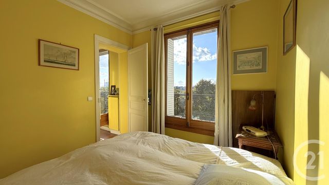 Appartement 2/3 pièces à vendre - 2 pièces - 44.74 m2 - PARIS - 75018 - ILE-DE-FRANCE - Century 21 Prestige Montmartre
