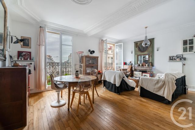 Appartement à vendre - 3 pièces - 54.09 m2 - PARIS - 75018 - ILE-DE-FRANCE - Century 21 Prestige Montmartre