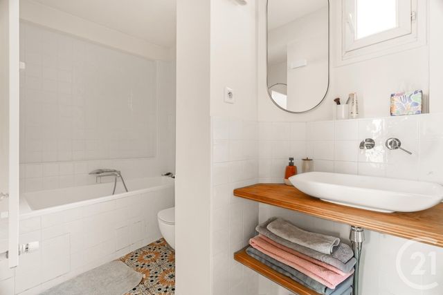 Appartement F5 à vendre - 5 pièces - 128.71 m2 - PARIS - 75018 - ILE-DE-FRANCE - Century 21 Prestige Montmartre