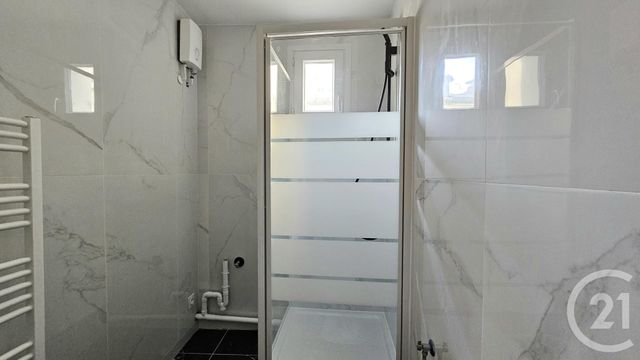 Appartement 2 pièces à vendre - 2 pièces - 27.33 m2 - PARIS - 75018 - ILE-DE-FRANCE - Century 21 Prestige Montmartre