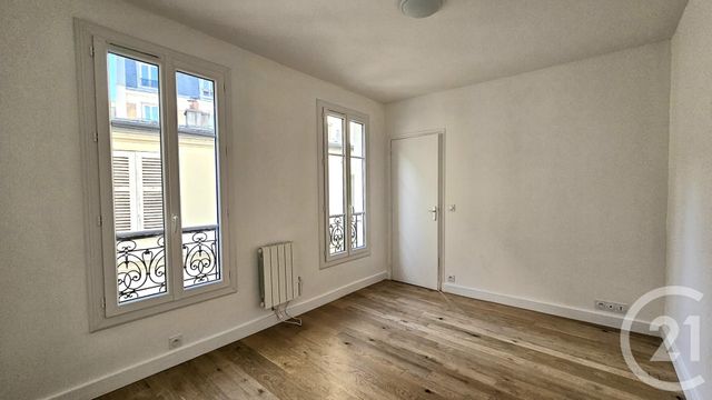 Appartement 2 pièces à vendre - 2 pièces - 27.33 m2 - PARIS - 75018 - ILE-DE-FRANCE - Century 21 Prestige Montmartre