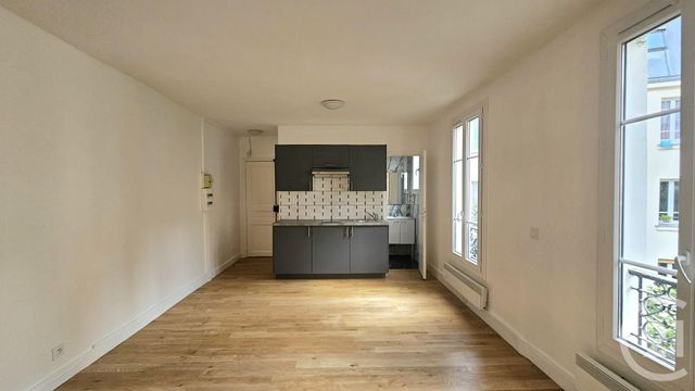 Appartement Studio à vendre - 1 pièce - 24.24 m2 - PARIS - 75018 - ILE-DE-FRANCE - Century 21 Prestige Montmartre