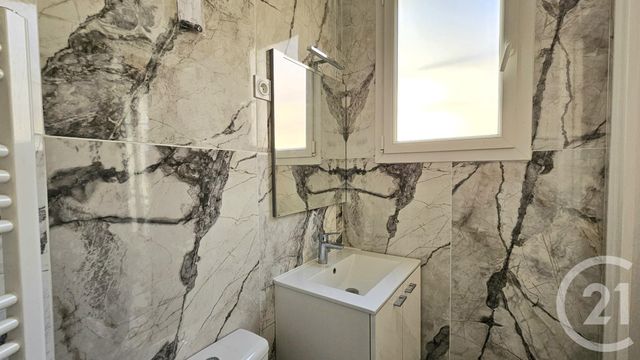 Appartement Studio à vendre - 1 pièce - 24.24 m2 - PARIS - 75018 - ILE-DE-FRANCE - Century 21 Prestige Montmartre