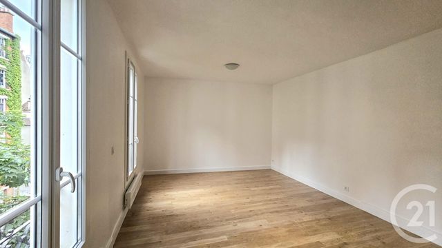 Appartement Studio à vendre - 1 pièce - 24.24 m2 - PARIS - 75018 - ILE-DE-FRANCE - Century 21 Prestige Montmartre