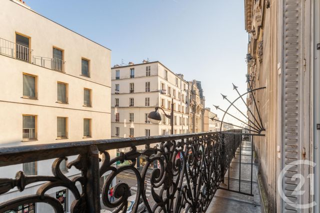 Appartement à vendre - 3 pièces - 60.0 m2 - PARIS - 75018 - ILE-DE-FRANCE - Century 21 Prestige Montmartre