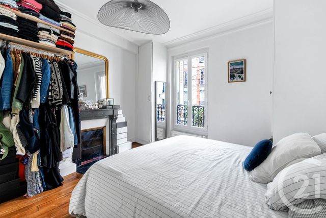 Appartement à vendre - 4 pièces - 62.0 m2 - PARIS - 75018 - ILE-DE-FRANCE - Century 21 Prestige Montmartre