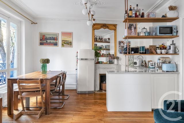 Appartement à vendre - 4 pièces - 62.0 m2 - PARIS - 75018 - ILE-DE-FRANCE - Century 21 Prestige Montmartre