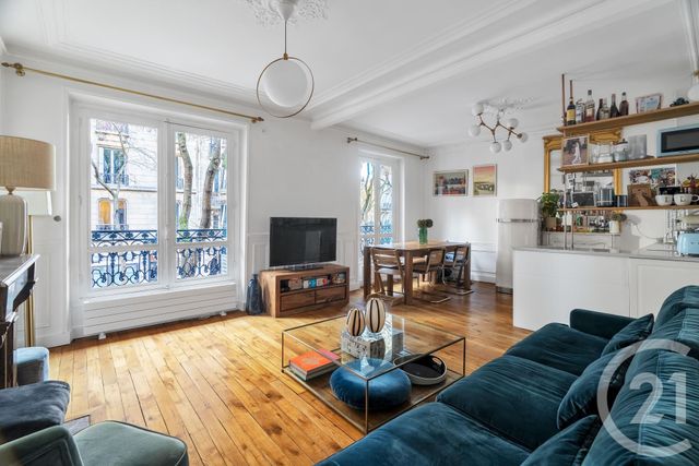 Appartement à vendre - 4 pièces - 62.0 m2 - PARIS - 75018 - ILE-DE-FRANCE - Century 21 Prestige Montmartre