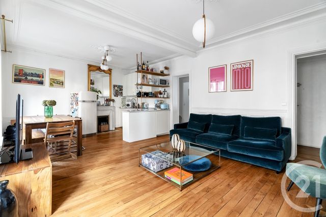 Appartement à vendre - 4 pièces - 62.0 m2 - PARIS - 75018 - ILE-DE-FRANCE - Century 21 Prestige Montmartre