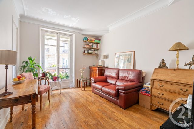 Appartement à vendre - 2 pièces - 34.39 m2 - PARIS - 75018 - ILE-DE-FRANCE - Century 21 Prestige Montmartre