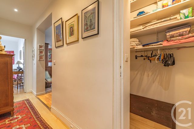 Afficher la photo en grand Appartement à vendre - 2 pièces - 50.71 m2 - PARIS - 75018 - ILE-DE-FRANCE - Century 21 Prestige Montmartre