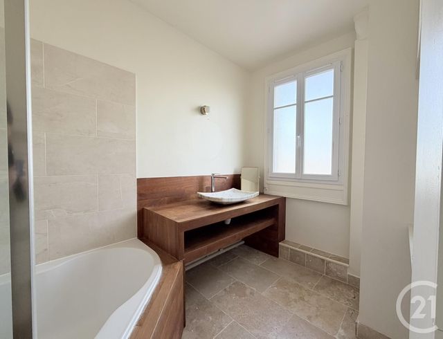 Appartement F5 à vendre - 5 pièces - 92.81 m2 - COURBEVOIE - 92 - ILE-DE-FRANCE - Century 21 Prestige Montmartre