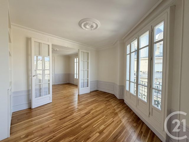 Appartement F5 à vendre - 5 pièces - 92.81 m2 - COURBEVOIE - 92 - ILE-DE-FRANCE - Century 21 Prestige Montmartre