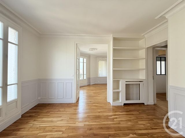 Appartement F5 à vendre - 5 pièces - 92.81 m2 - COURBEVOIE - 92 - ILE-DE-FRANCE - Century 21 Prestige Montmartre