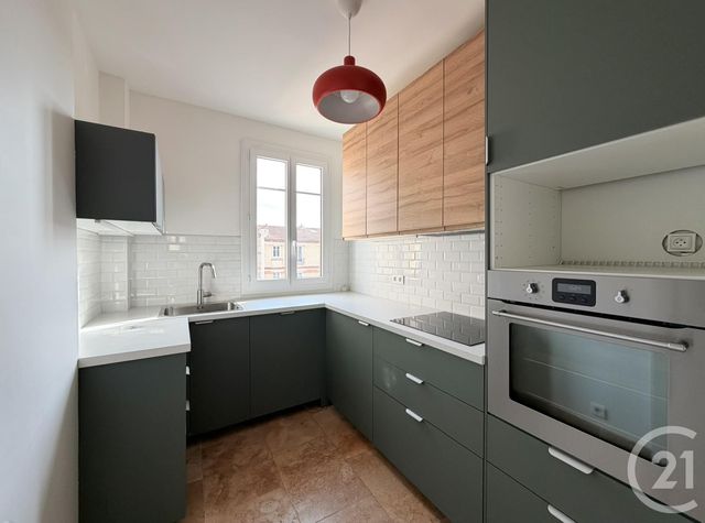 Appartement F5 à vendre - 5 pièces - 92.81 m2 - COURBEVOIE - 92 - ILE-DE-FRANCE - Century 21 Prestige Montmartre